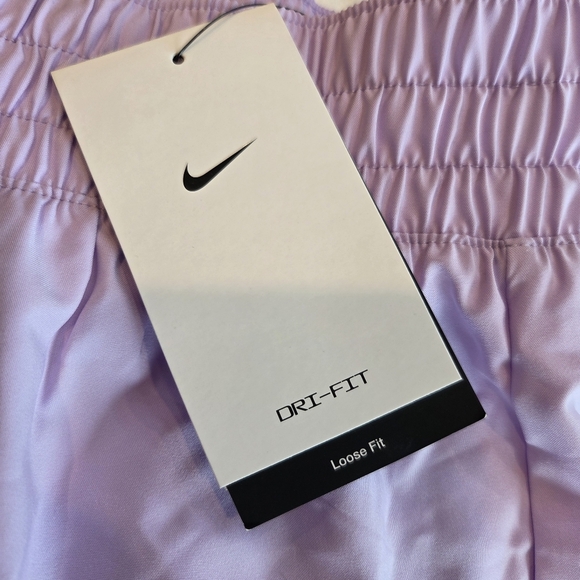 New Nike Women's DRI-FIT Loose Fit Training Shorts - Light Purple - Size Medium - Picture 4 of 10